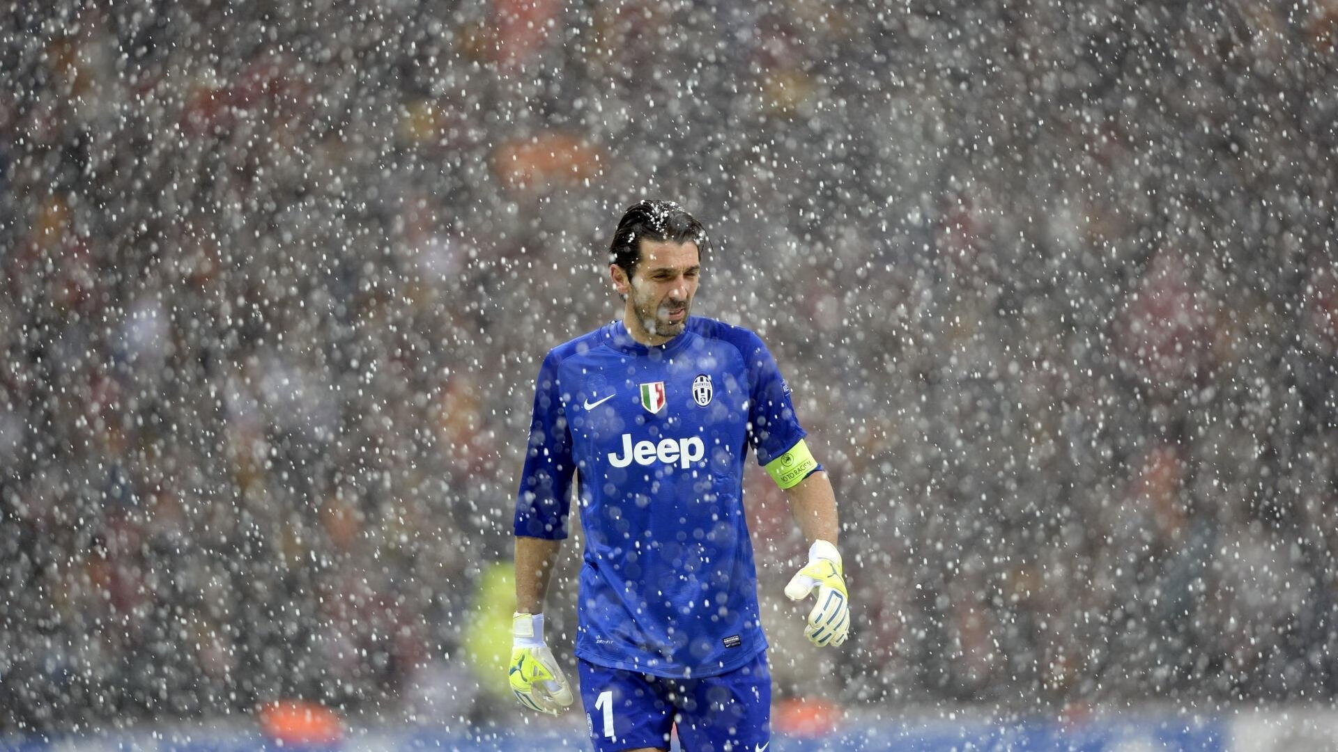 “智能判罚系统的信任危机：科技在裁判中的应用效果与未来突破”